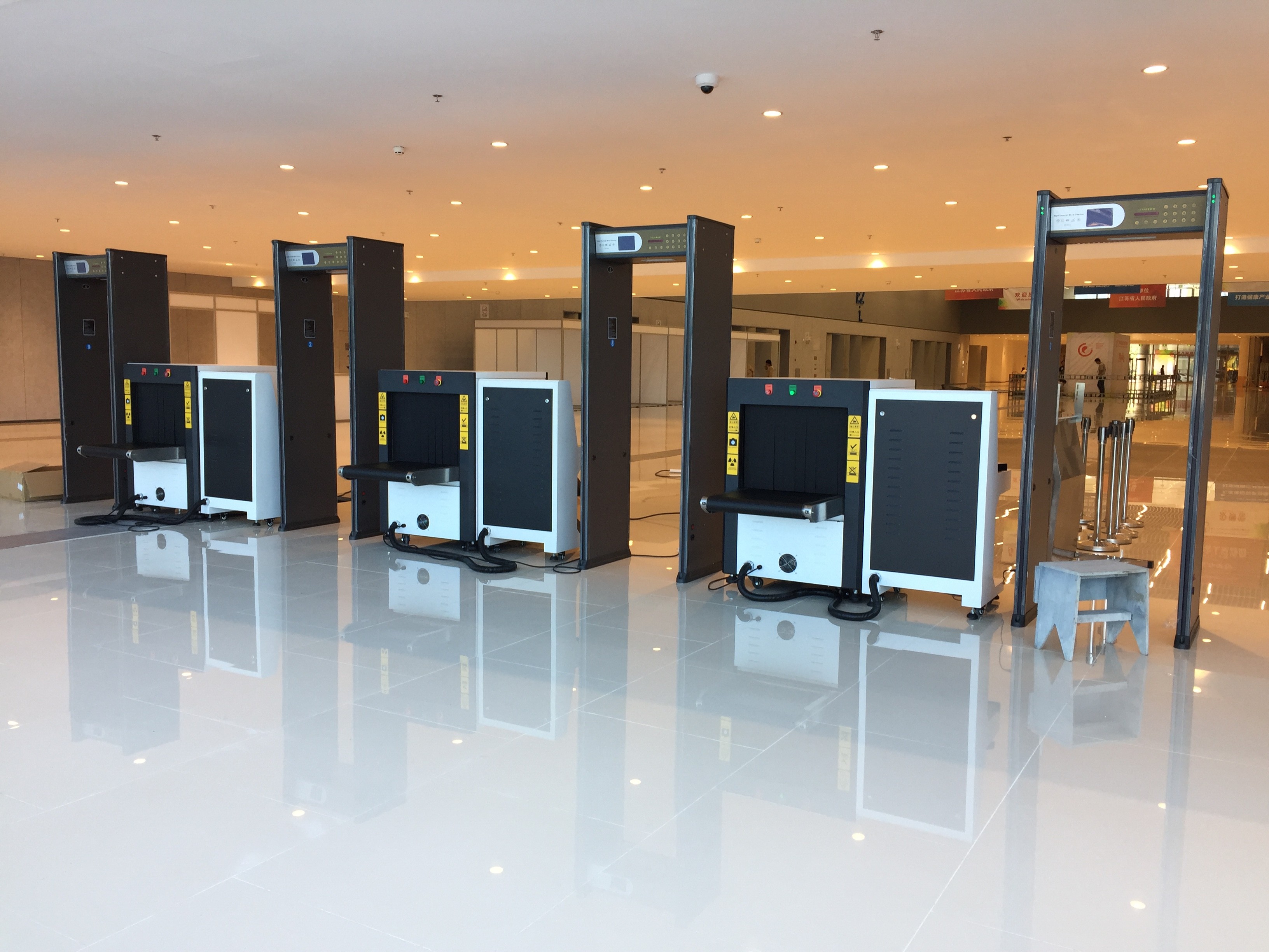 機(jī)場(chǎng)火車(chē)站